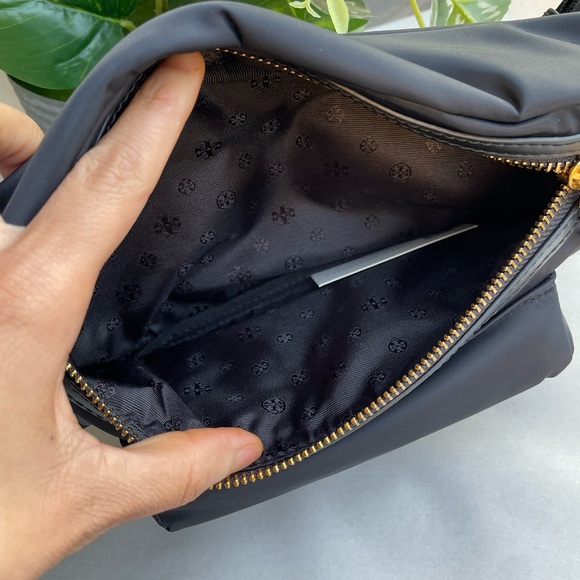 New, authentic Tory Burch nylon belt bag black 161103 - Picture 5 of 13